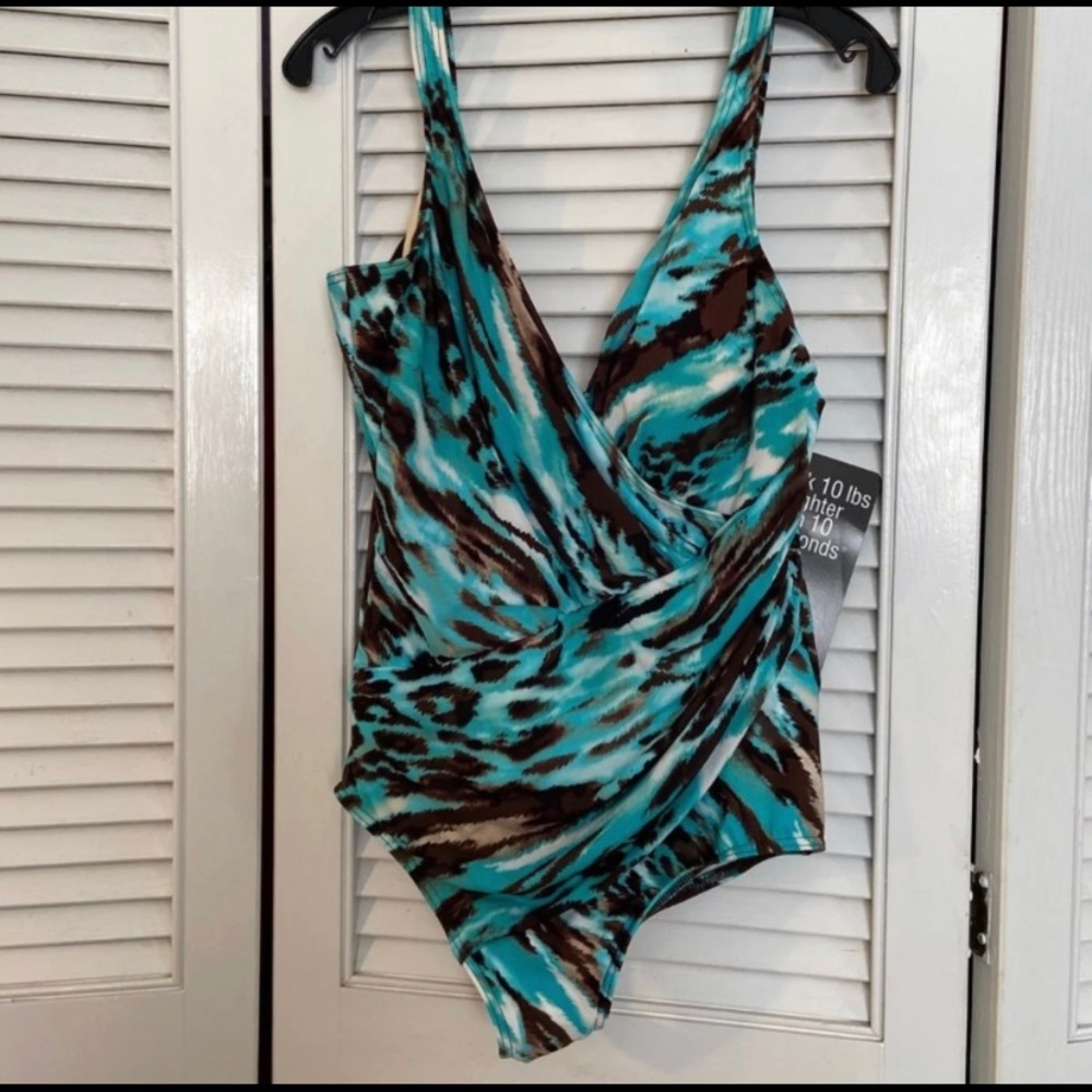 Miraclesuit one piece bathing suit 18